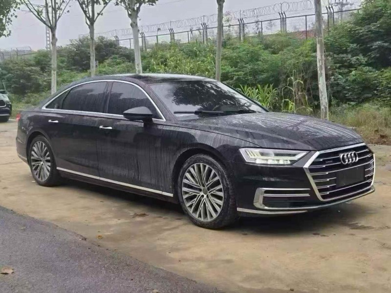 安阳19年奥迪A8L3