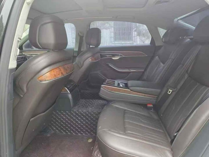 安阳19年奥迪A8L6