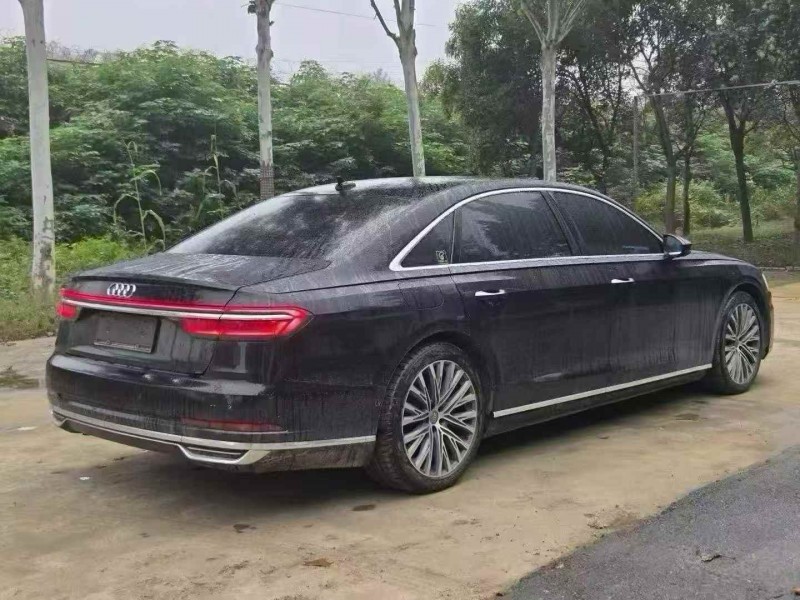 安阳19年奥迪A8L7