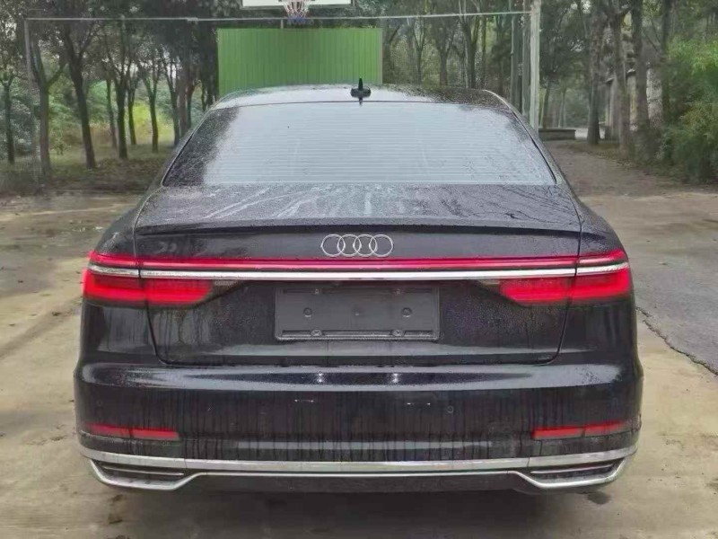 安阳19年奥迪A8L9