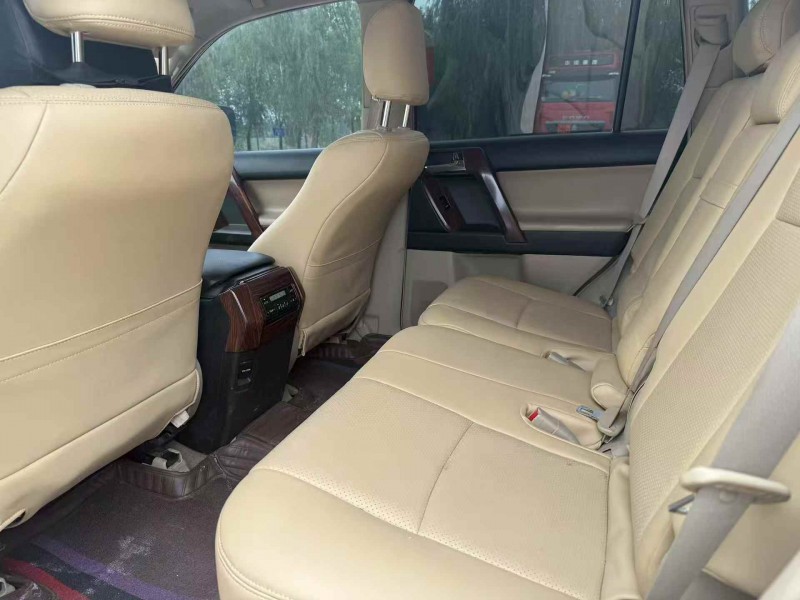 东营12年丰田普拉多6