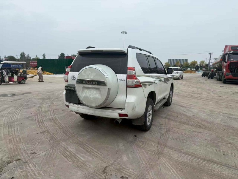 东营12年丰田普拉多7