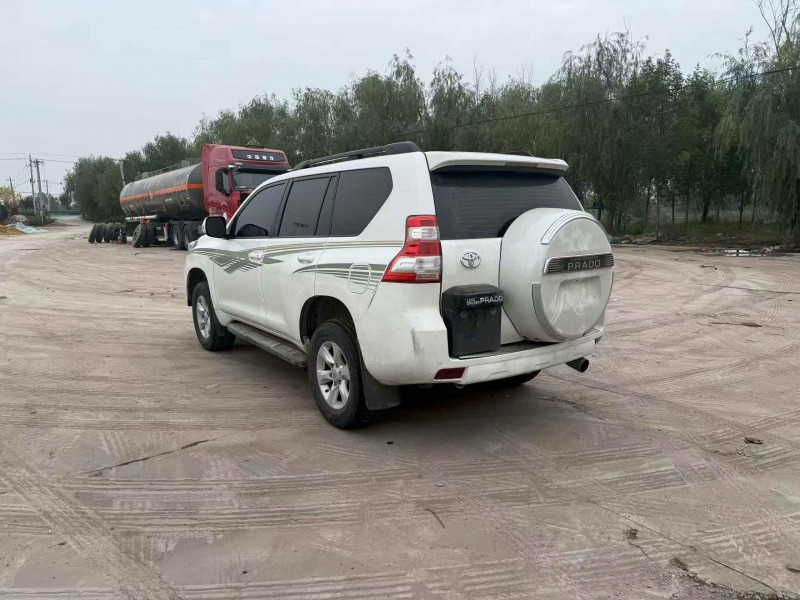 东营12年丰田普拉多8