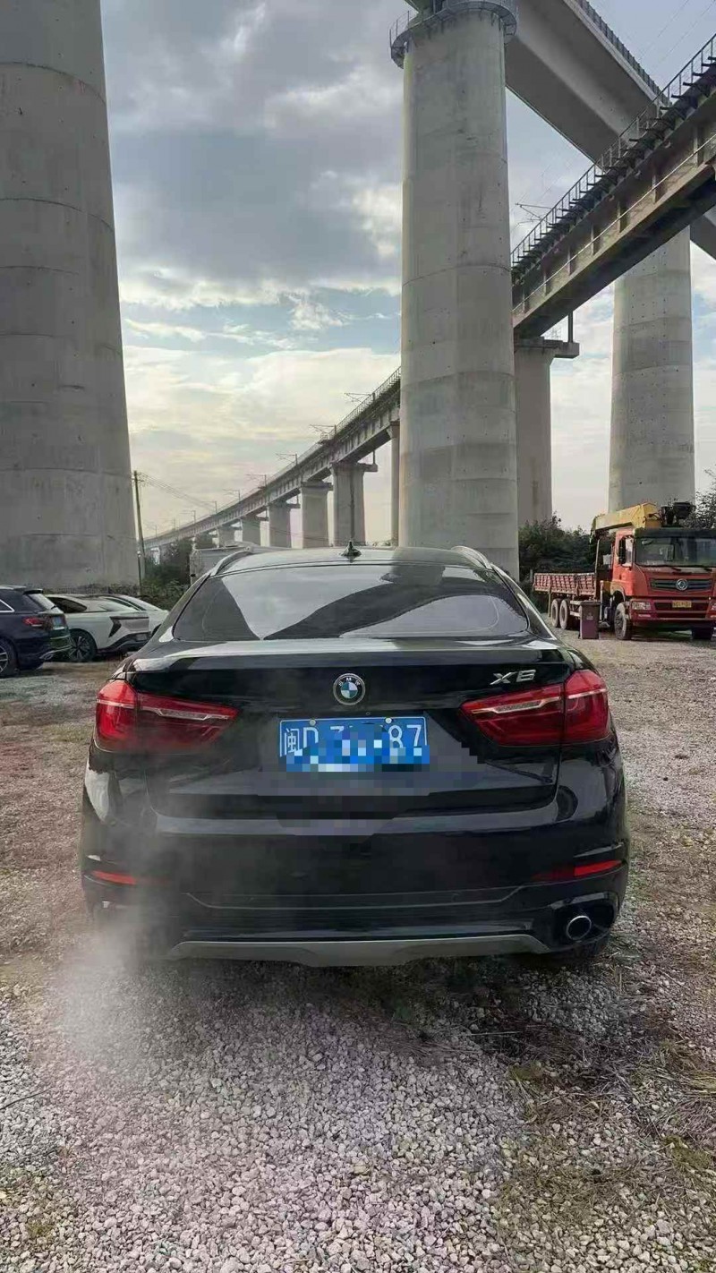 青岛16年宝马X68