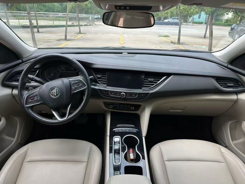 枣庄21年别克君威5