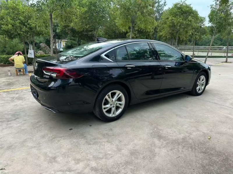 枣庄21年别克君威7