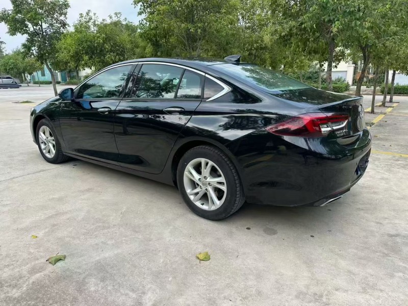 枣庄21年别克君威8