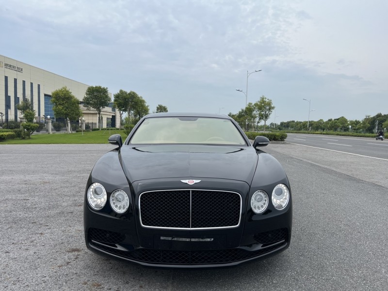 盐城17年宾利飞驰1