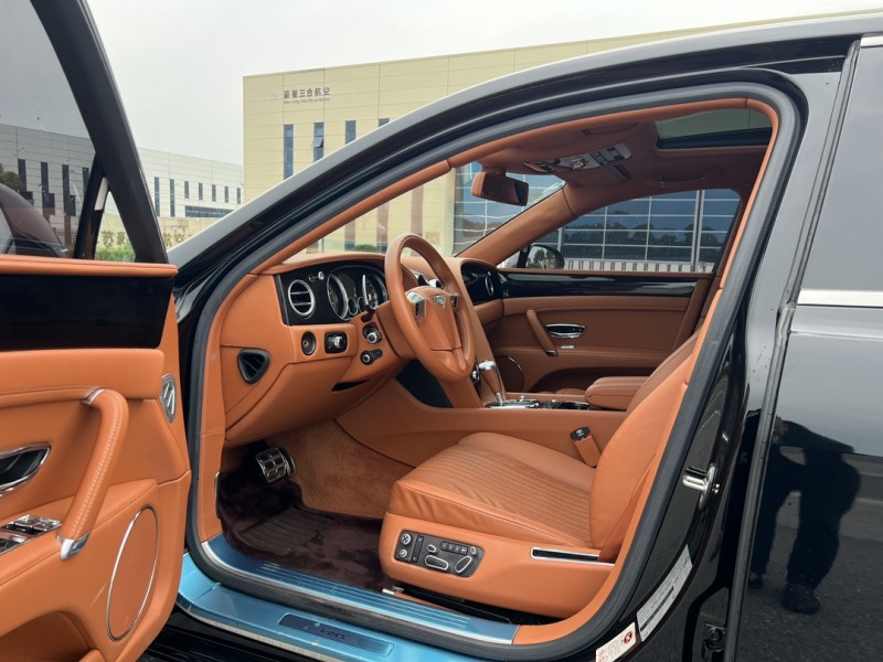 盐城17年宾利飞驰4