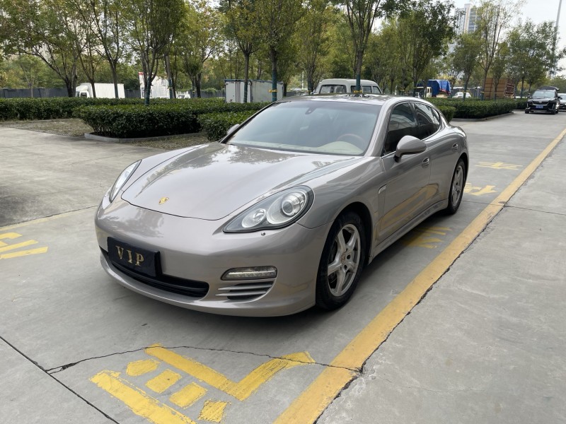 济宁13年保时捷帕拉梅拉3