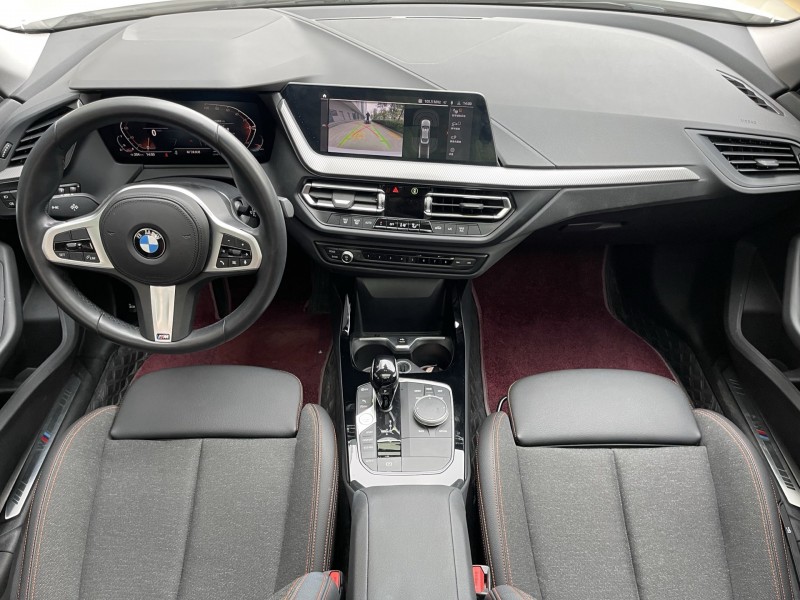 济宁24年宝马2系6