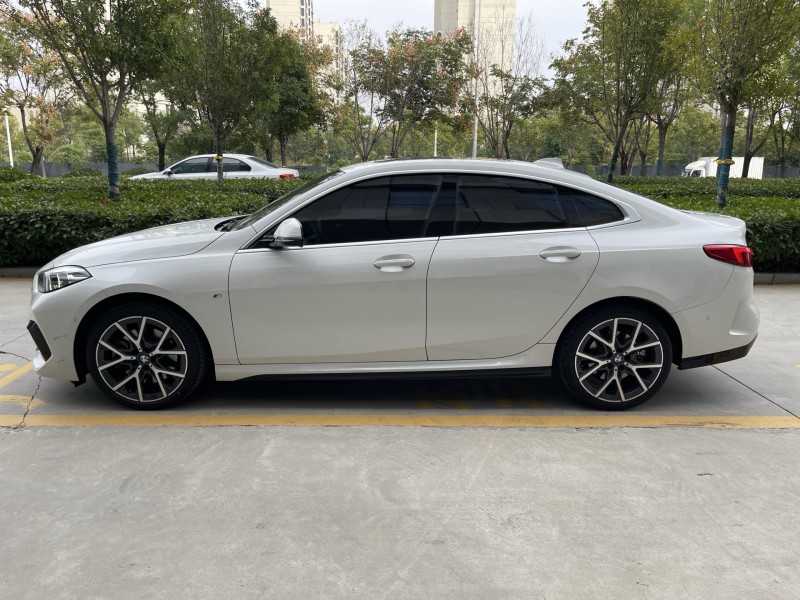 济宁24年宝马2系7