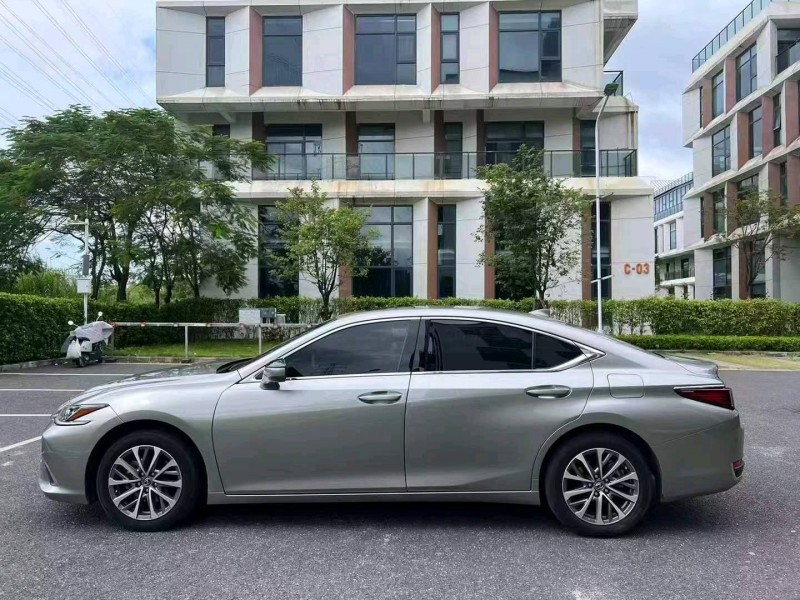 广州23年雷克萨斯ES4