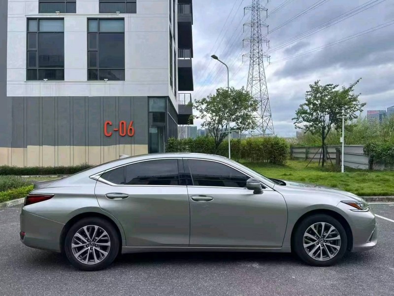 广州23年雷克萨斯ES6