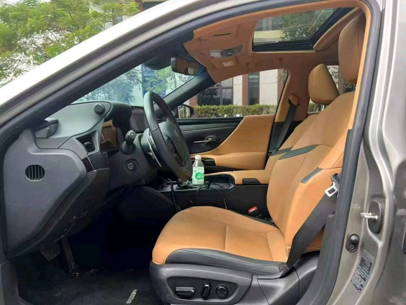 广州23年雷克萨斯ES8