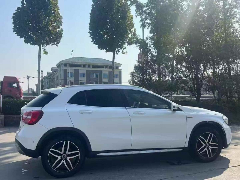 菏泽17年奔驰GLA8