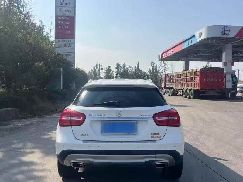 菏泽17年奔驰GLA9