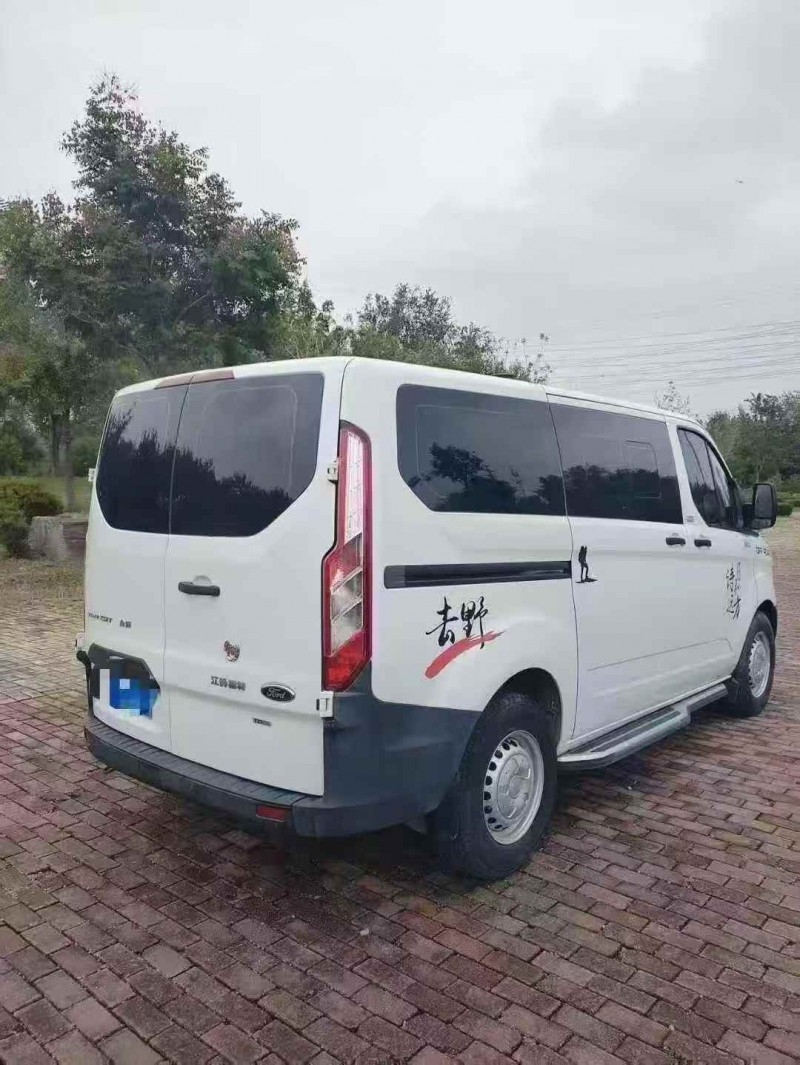 济南22年福特全顺8