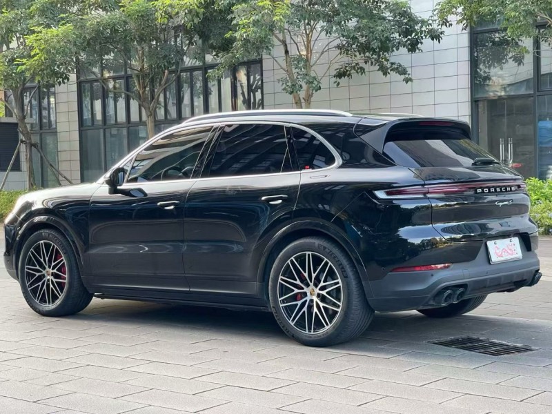 珠海24年保时捷卡宴9