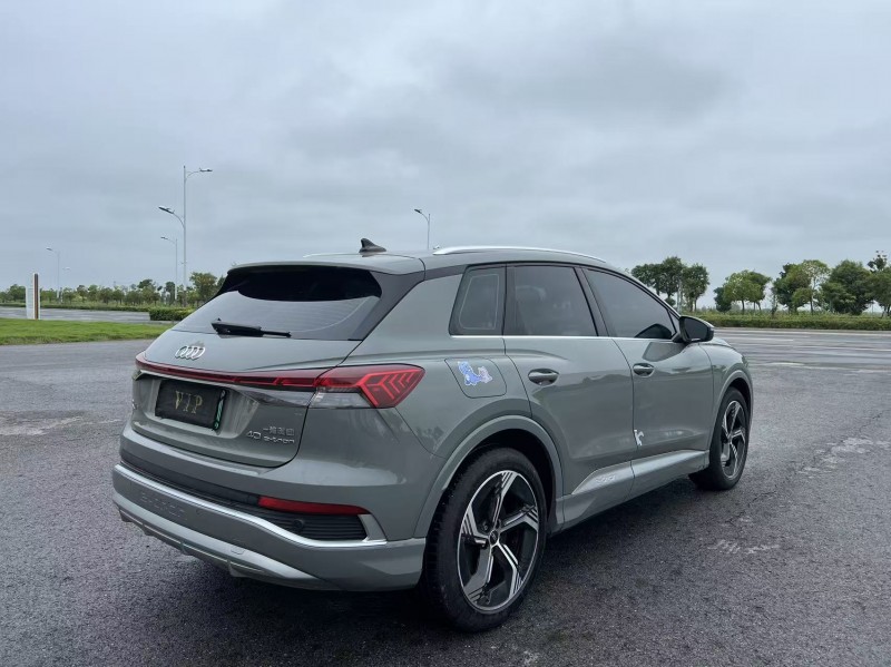 盐城25年奥迪Q48