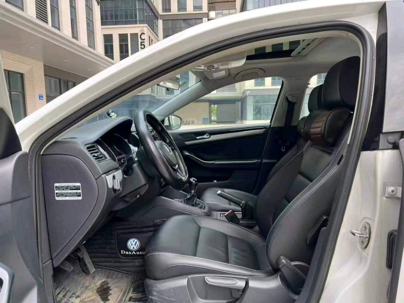 广州15年大众速腾9