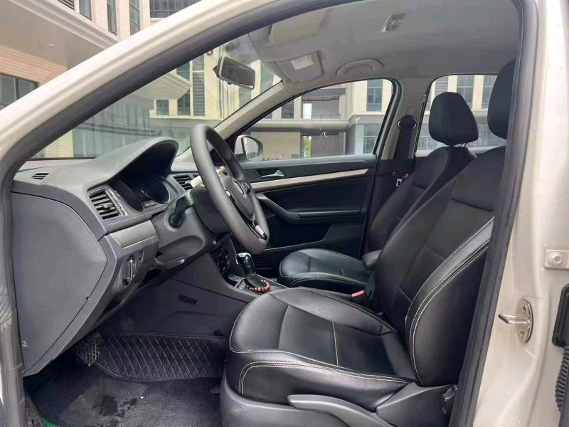 广州17年大众朗逸6