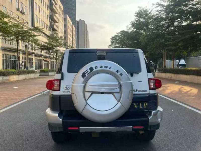 汕头18年丰田兰德酷路泽7