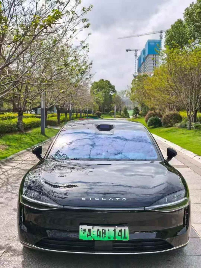 金华25年华为智选享界1