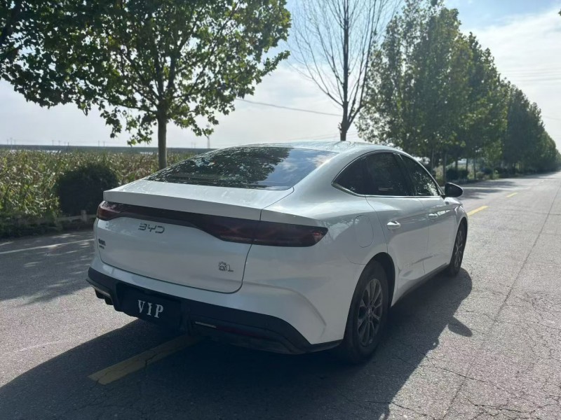 宝鸡25年比亚迪秦8