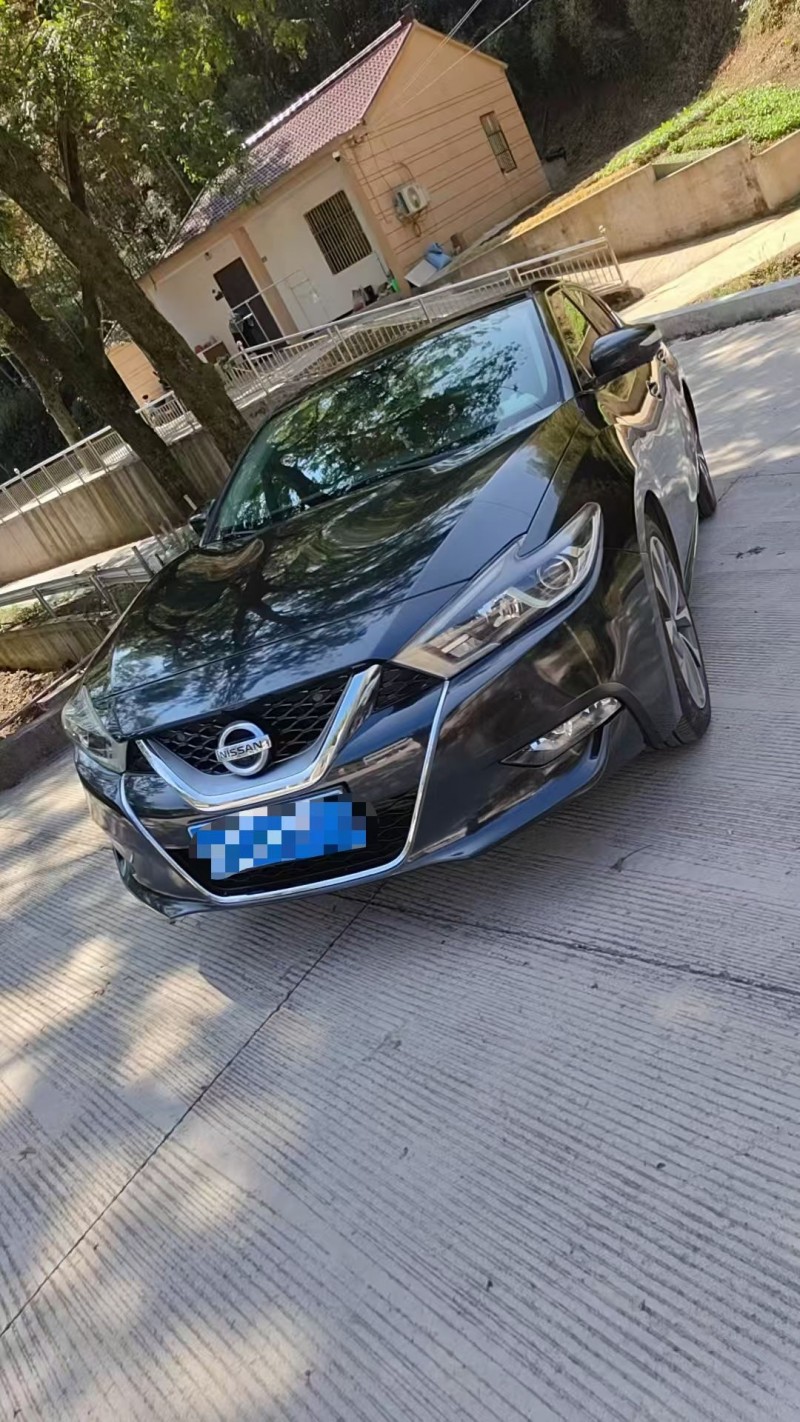 徐州16年日产西玛3