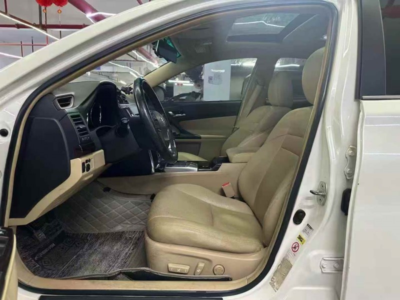 广州12年丰田锐志4