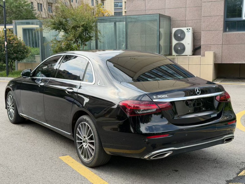南京22年奔驰E8