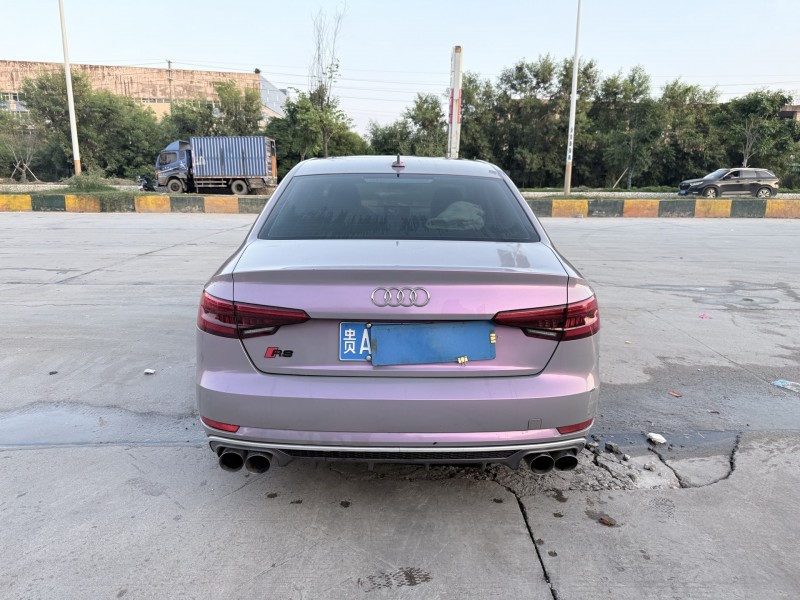 潮州18年奥迪A4L9