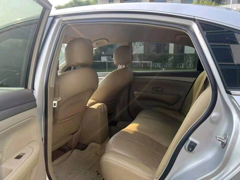 广州16年日产轩逸7