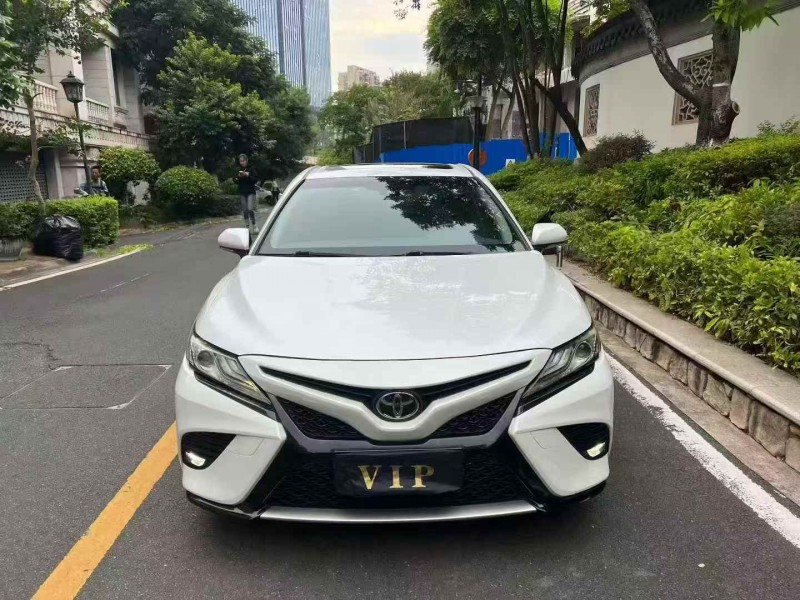 深圳18年丰田凯美瑞1