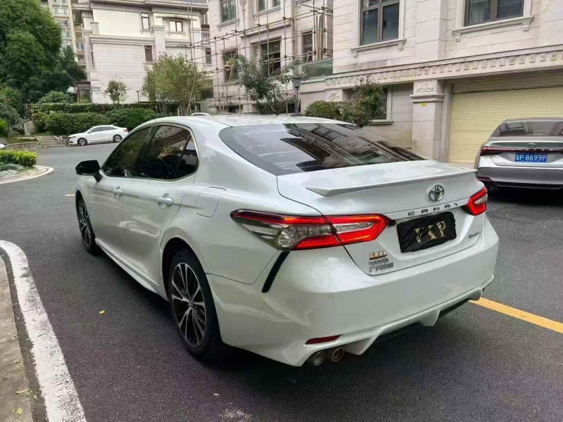 深圳18年丰田凯美瑞8