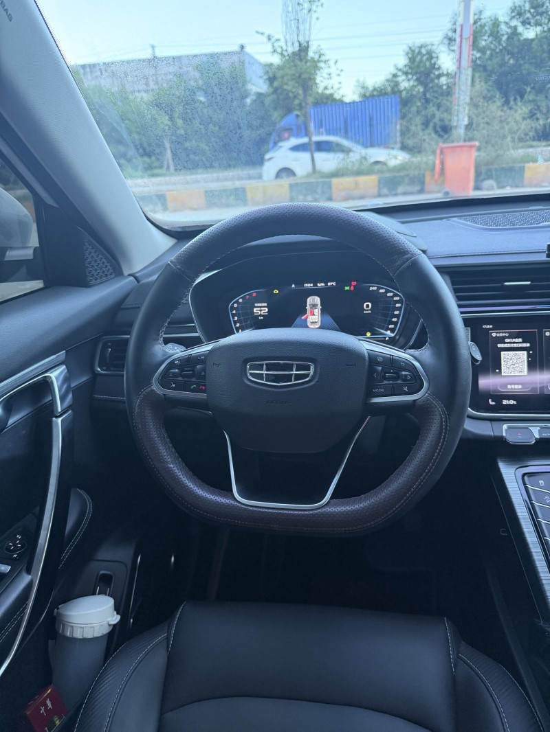 潮州19年吉利博越6