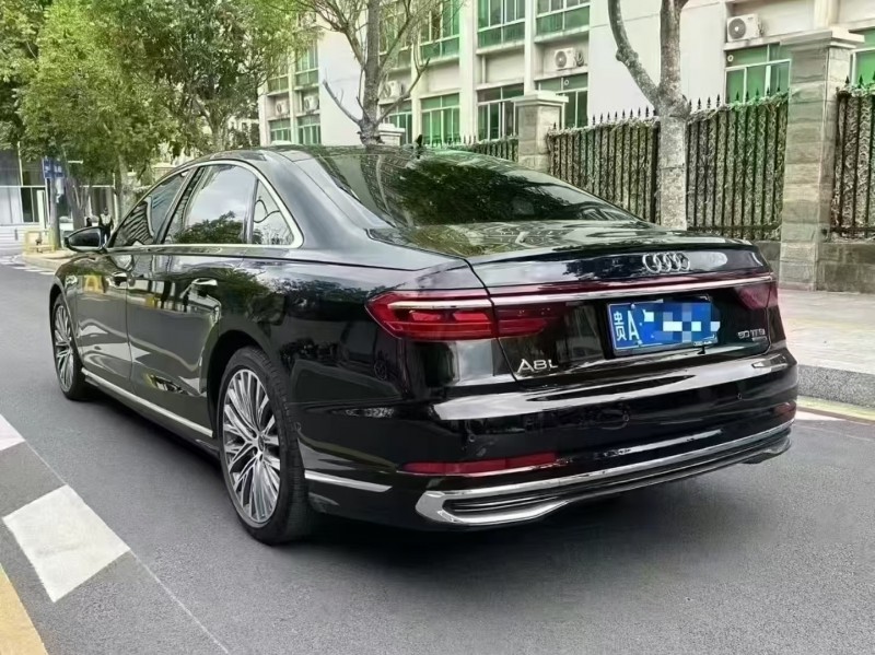 深圳23年奥迪A8L7