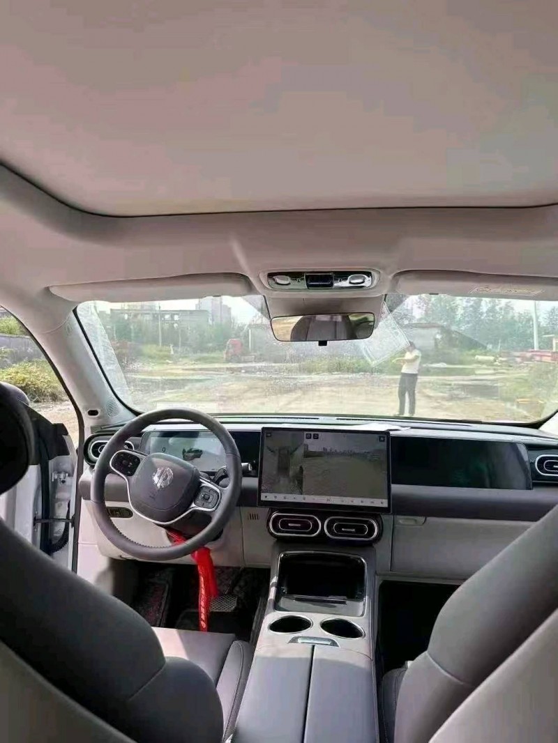 菏泽25年零跑汽车C117