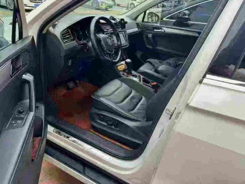 连云港19年大众途昂4