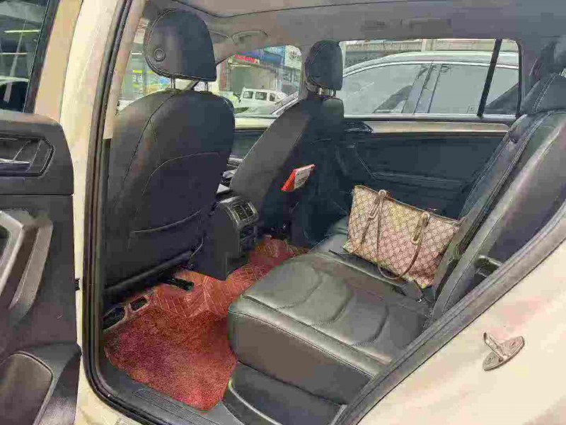 连云港19年大众途昂5