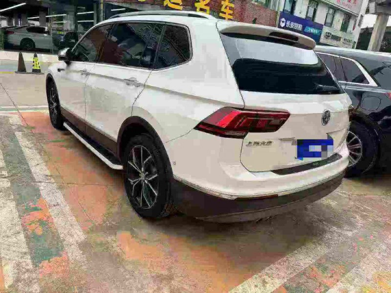 连云港19年大众途昂8