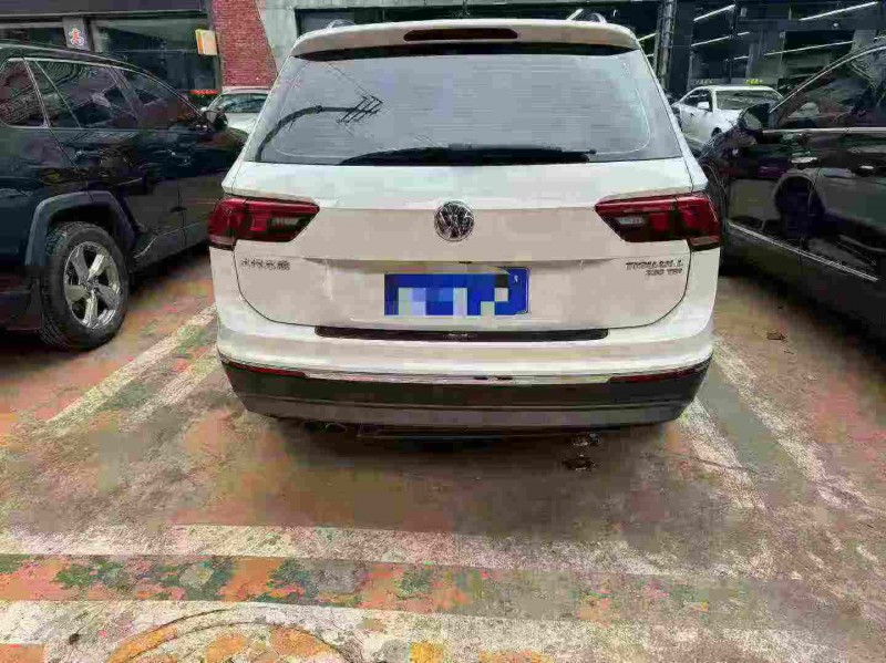 连云港19年大众途昂9