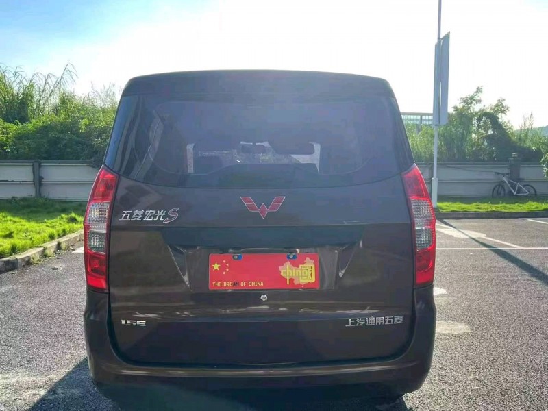 广州17年五菱汽车宏光4