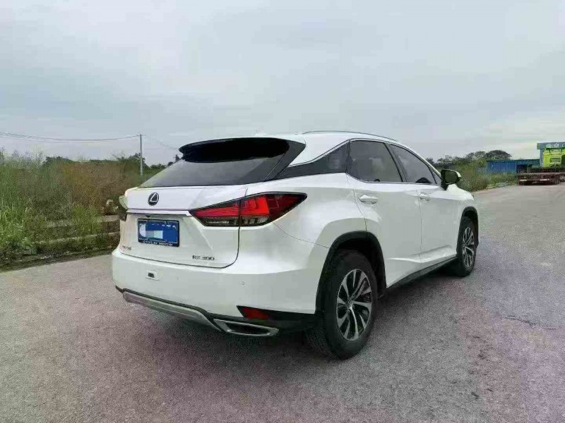 防城港20年雷克萨斯RX7