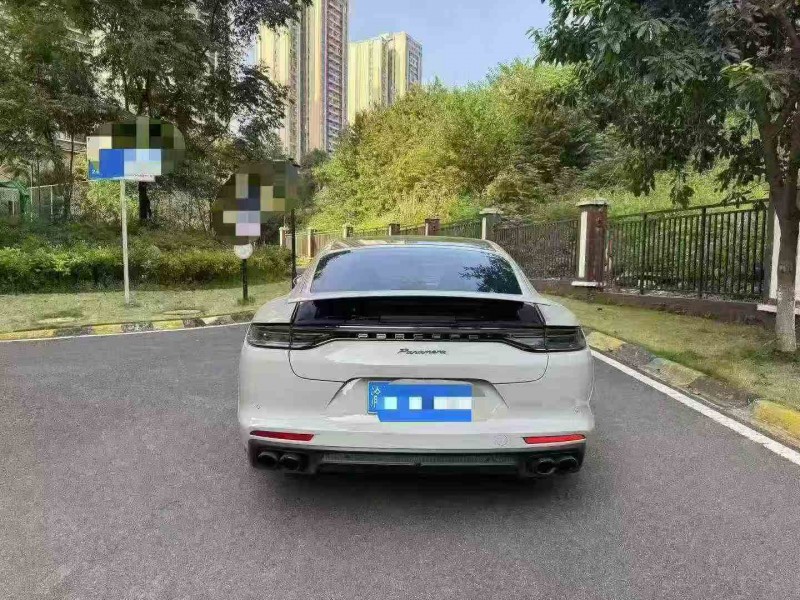 重庆24年保时捷帕拉梅拉9