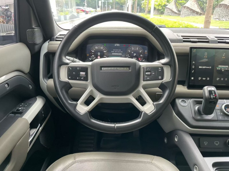 深圳22年路虎卫士7