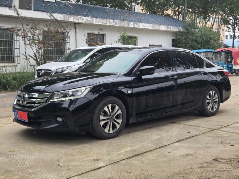 郑州15年本田雅阁3