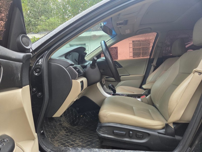 郑州15年本田雅阁4