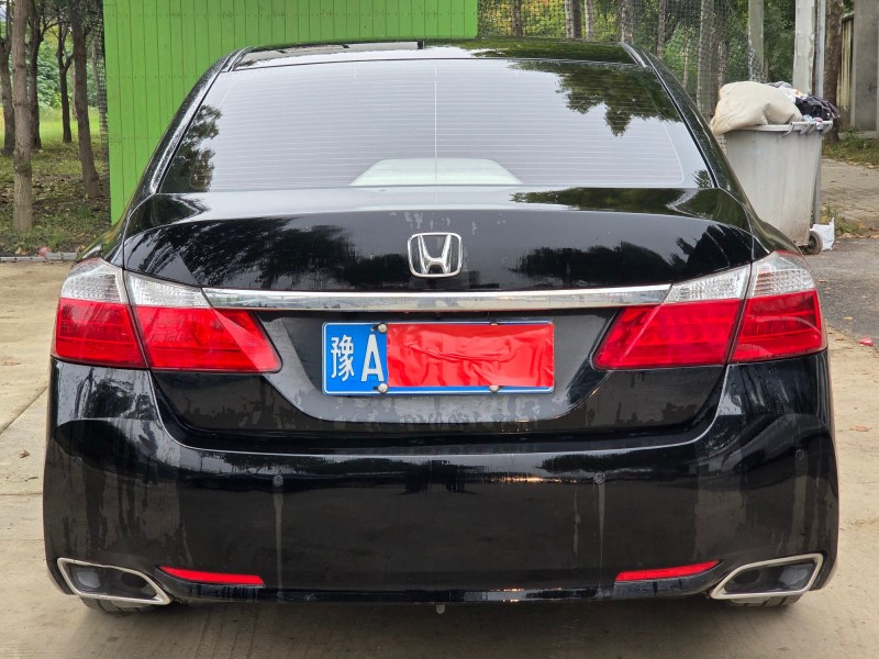 郑州15年本田雅阁5